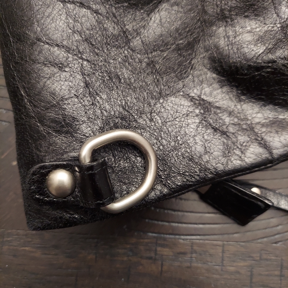 GARNET HILL Leather Fold Over Arm/Crossbody Bag - Picture 10 of 15